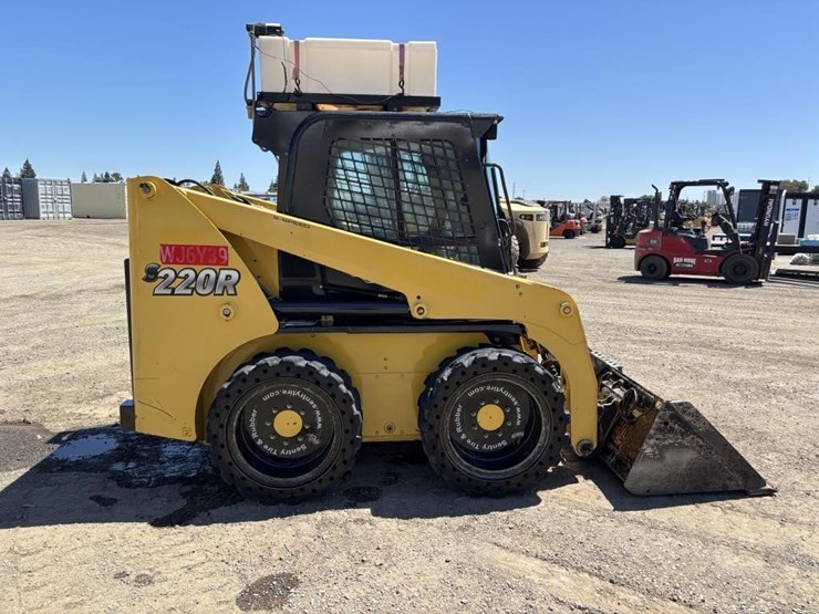 2018-yanmar-s220r-image-7
