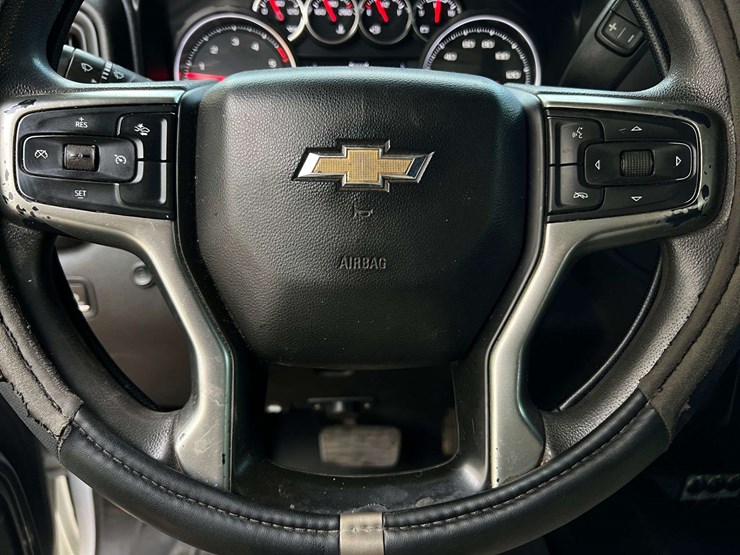 2021-chevrolet-silverado-2500-image-33
