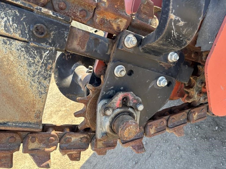 2014-ditch-witch-rt45-image-13