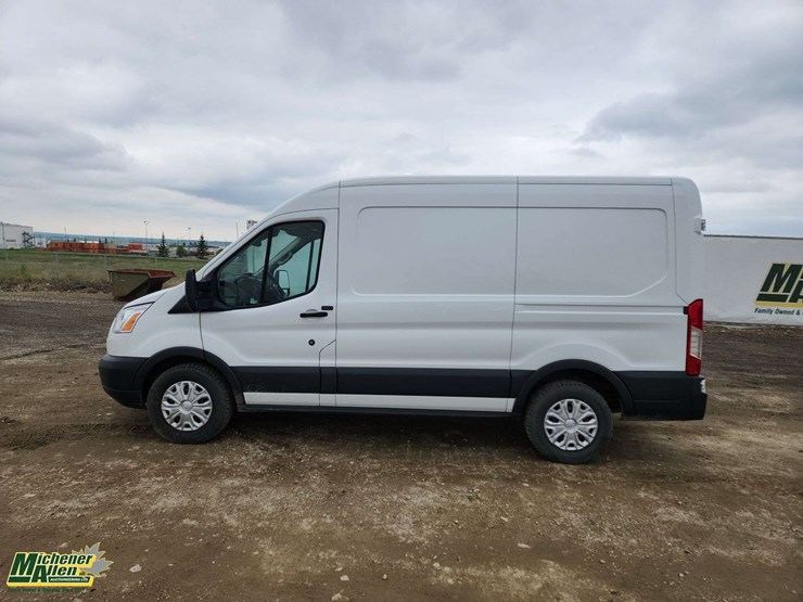 2017-ford-transit-image-2