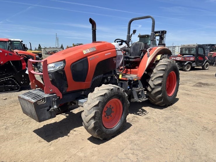 2018-kubota-m5-111d-image-1