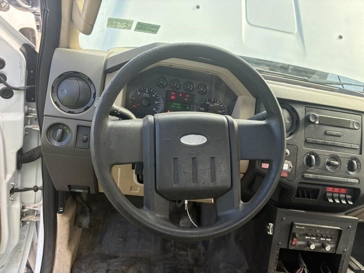 2010-ford-f450-image-18