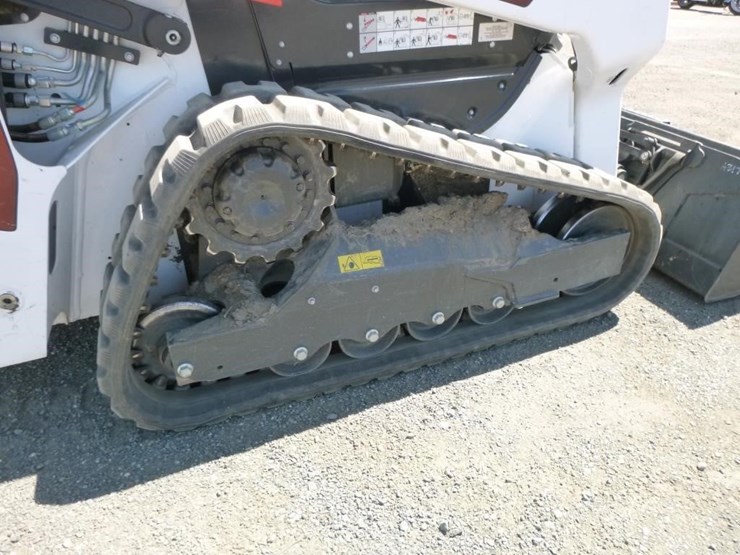 2024-bobcat-t64-image-21