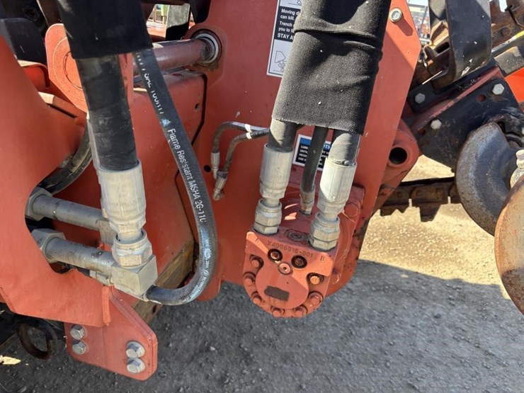 2014-ditch-witch-rt45-image-16