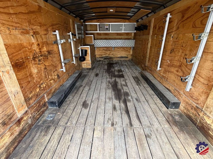 2016-sure-trac-t/a-enclosed-landscaping-tag-trailer-image-32