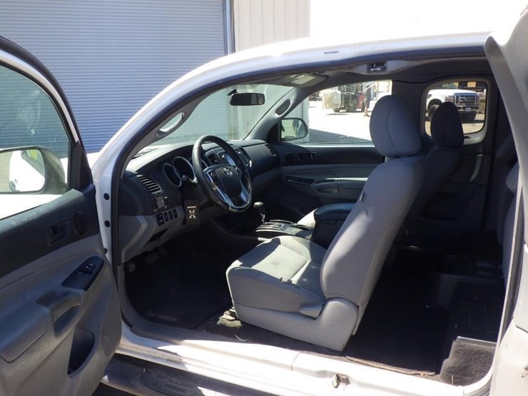 2014-toyota-tacoma-image-5