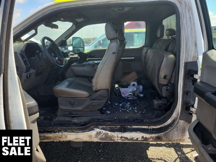 2021-ford-f550-image-25