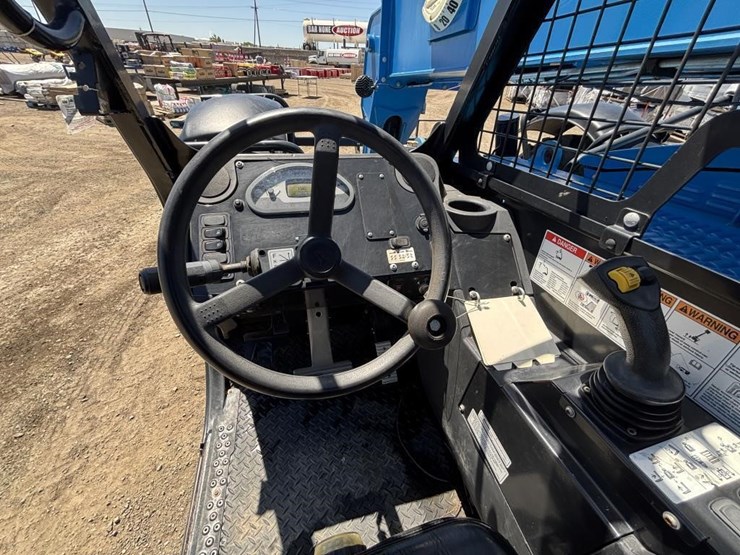 2019-genie-gth844-image-26
