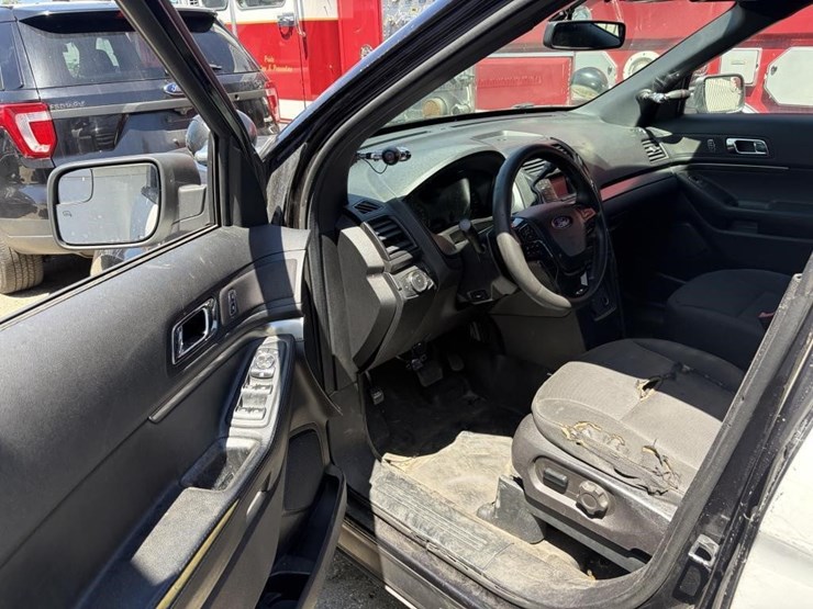 2019-ford-explorer-police-interceptor-image-12