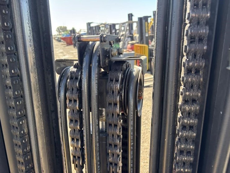 2015-caterpillar-2c6500-image-16