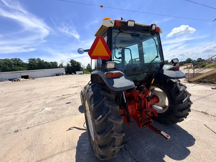 2000-new-holland-ts100-image-8