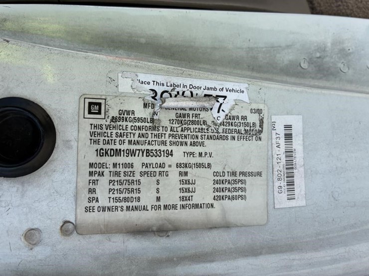 2000-gmc-safari-image-19