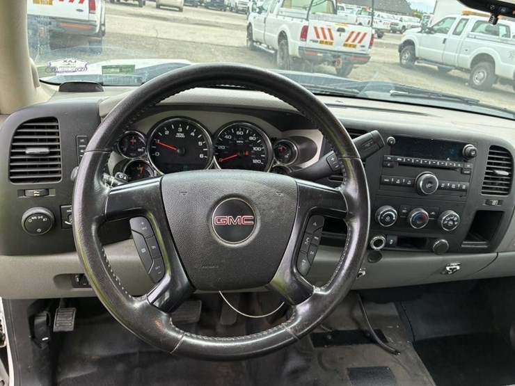 2012-gmc-2500hd-image-16