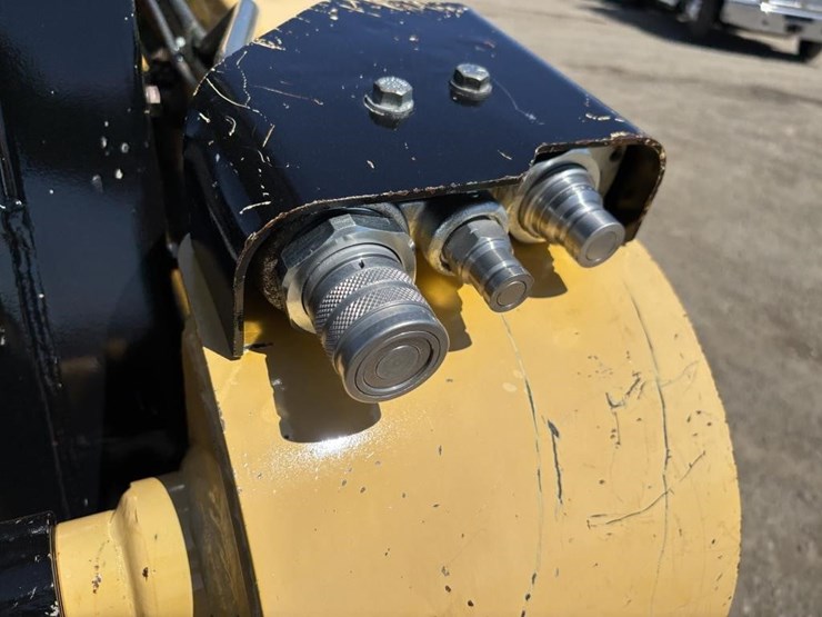 2019-gehl-r190-image-15