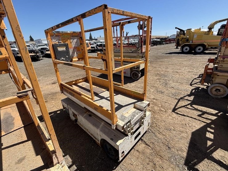 2005-custom-equipment-hb1030-image-4