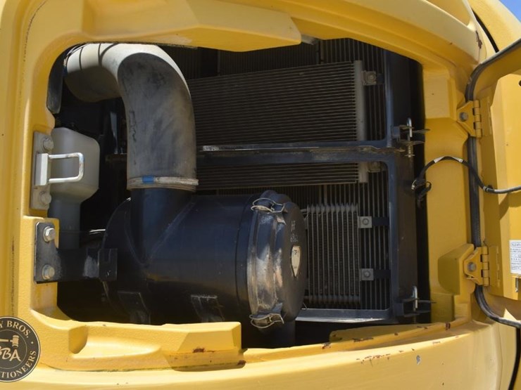 2014-kobelco-sk260sr-lc-3-image-55
