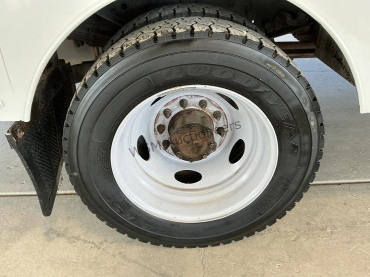 2014-ford-f550-image-7