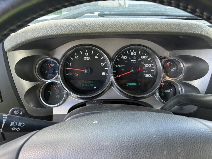 2012-gmc-2500hd-image-18