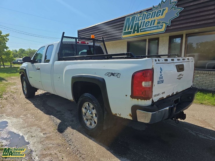 2011-chevrolet-silverado-3500hd-image-4
