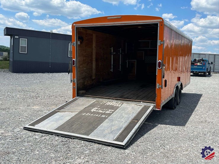 2016-sure-trac-t/a-enclosed-landscaping-tag-trailer-image-27
