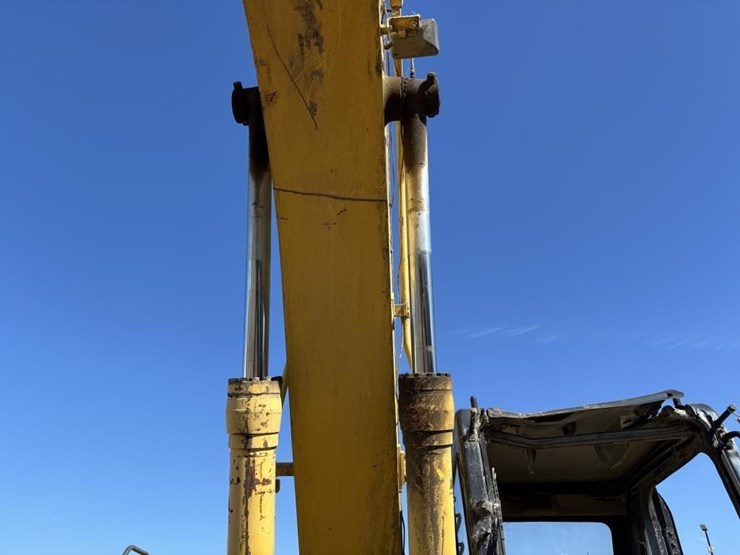 komatsu-pc200-l-image-19