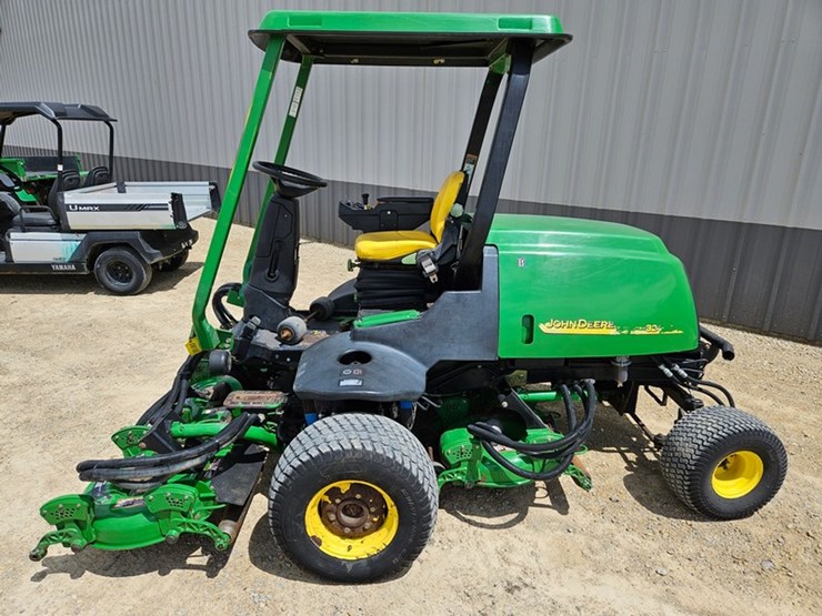 john-deere-3245c-image-2