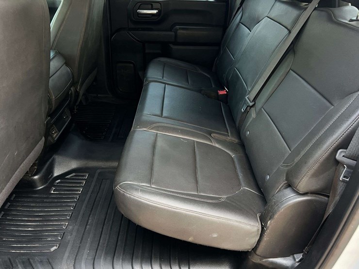 2021-chevrolet-silverado-2500-image-17