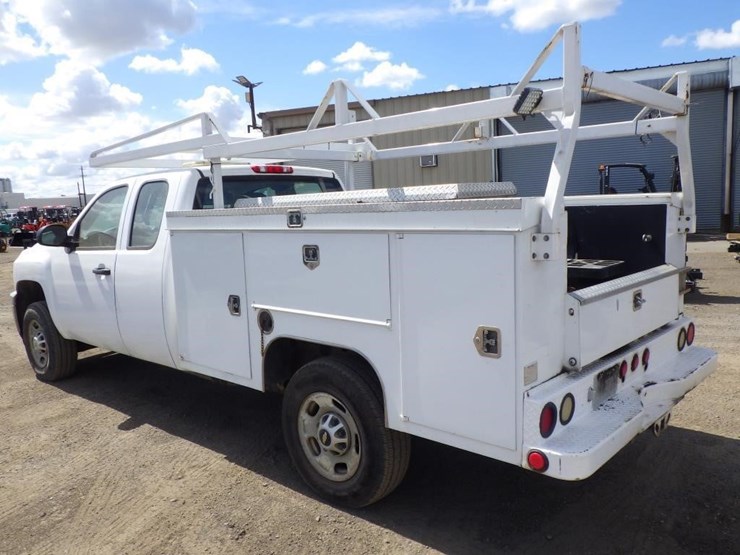 2011-chevrolet-2500-image-4