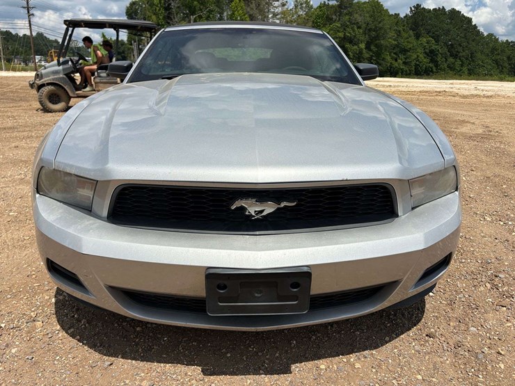 2010-ford-mustang-2-door-convertible-(117,578-miles)-image-6