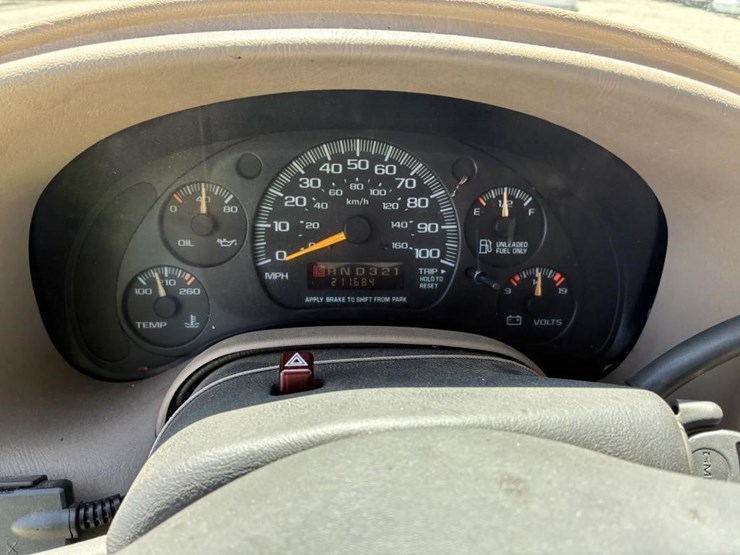 2000-gmc-safari-image-16