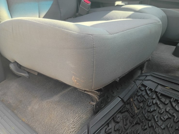 2005-dodge-dakota-image-35