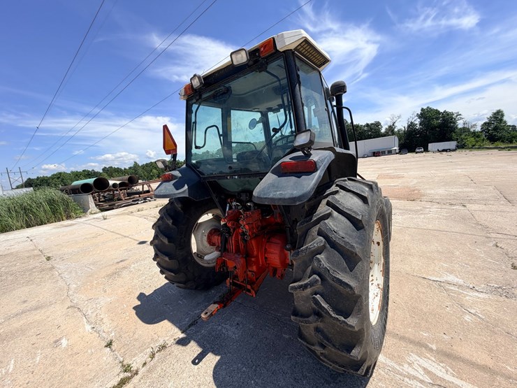 2000-new-holland-ts100-image-12