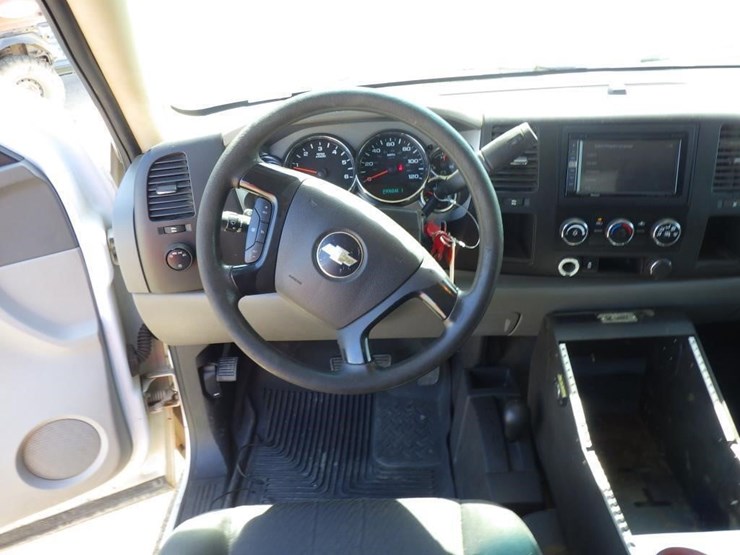 2013-chevrolet-2500hd-image-7