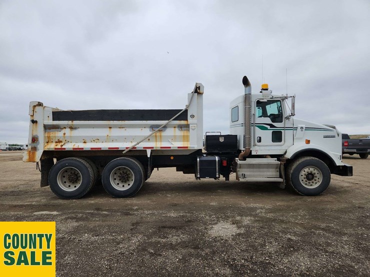 2011-kenworth-t800-image-8