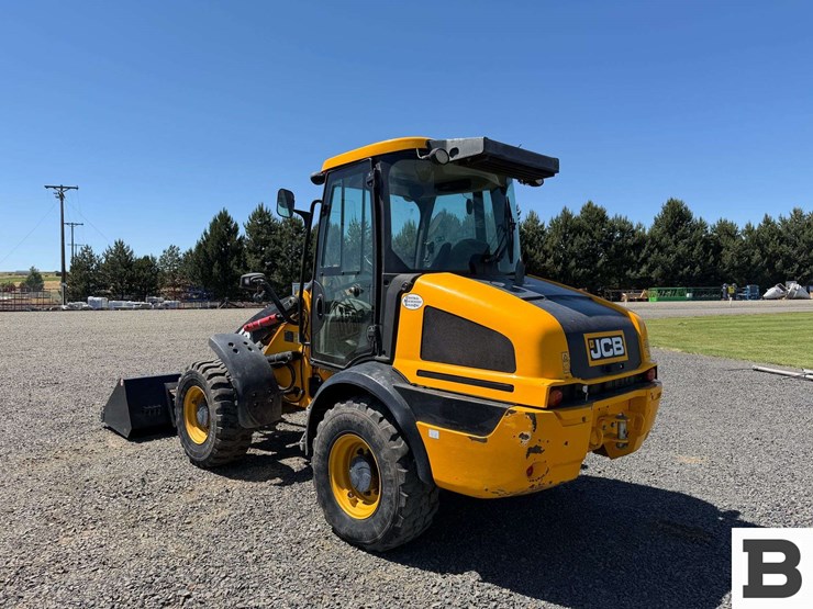 2018-jcb-409-image-3