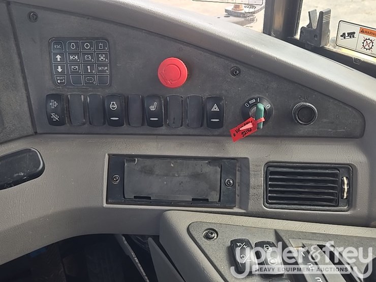 2021-volvo-a25g-image-59