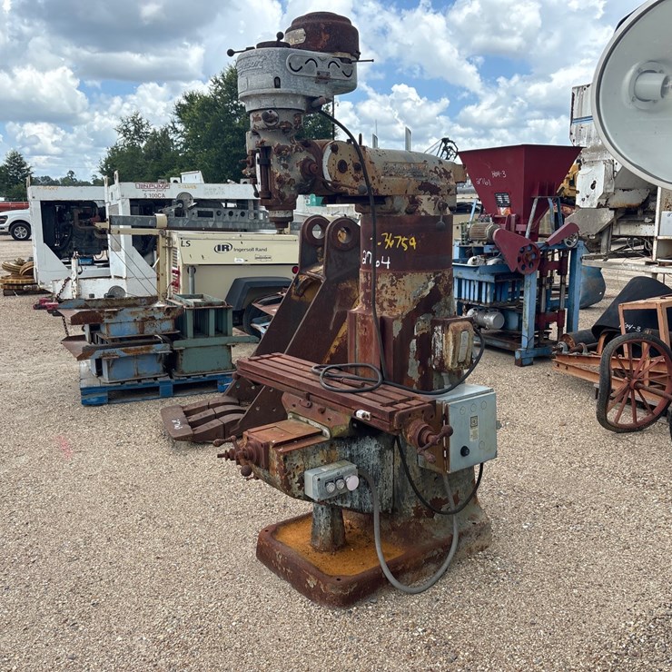 #2764 • BRIDGEPORT MILL MACHINE | FOR PARTS/REPAIRS