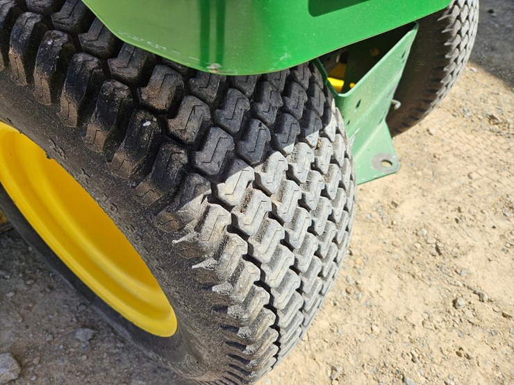 john-deere-325-image-17