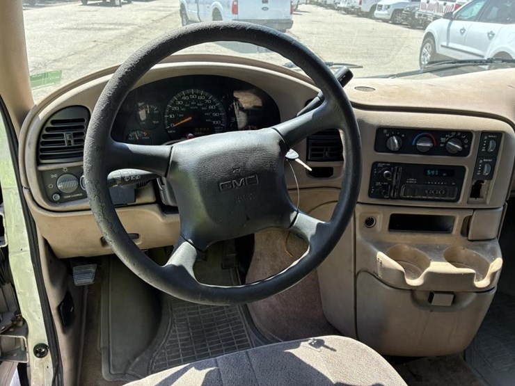 2000-gmc-safari-image-14