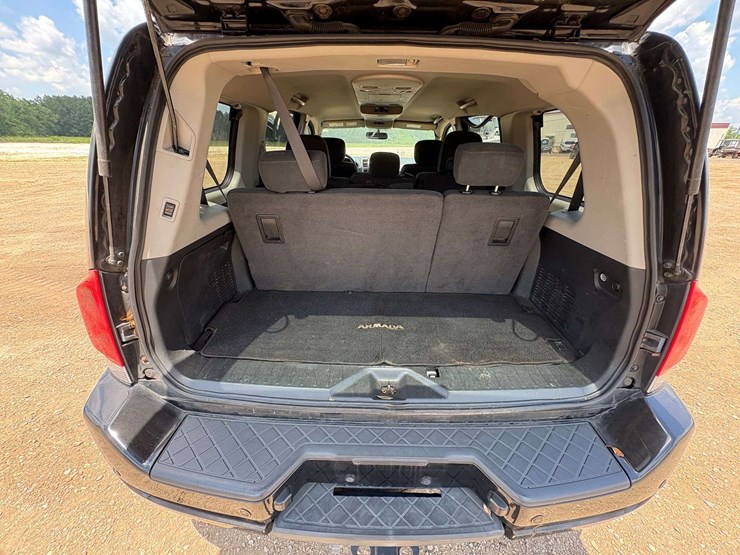 2015-nissan-armada-image-18