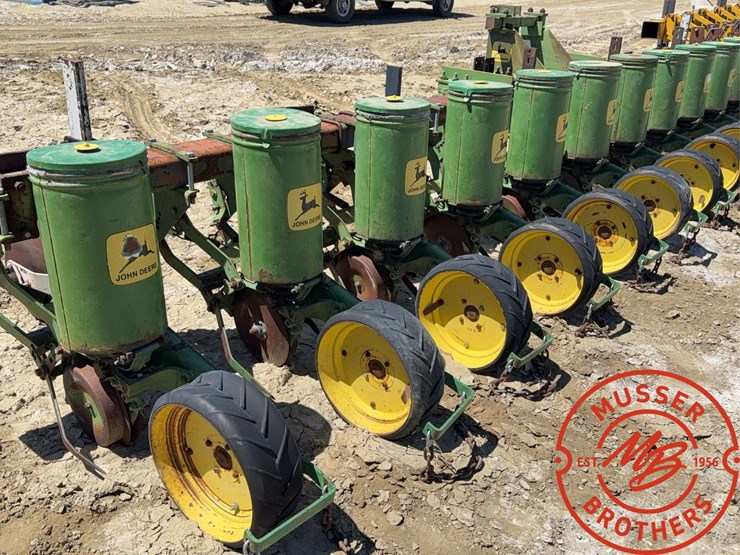 john-deere-71-image-7