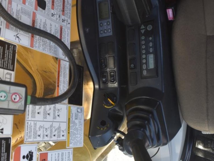 2014-kobelco-sk260sr-lc-3-image-62
