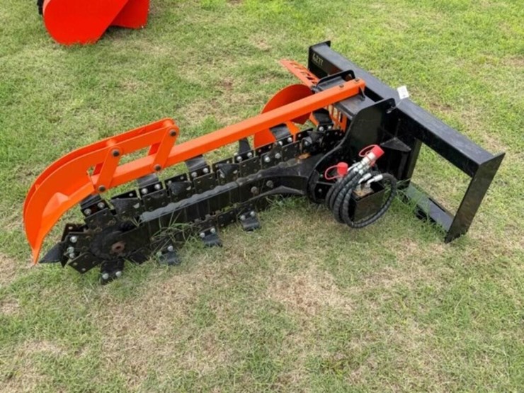 d39-skid-steer-trencher-image-2