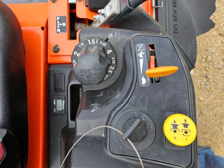 kubota-z122e-image-44