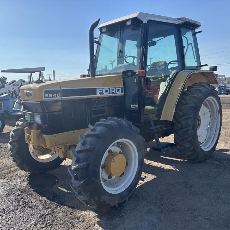 1993 FORD 6640