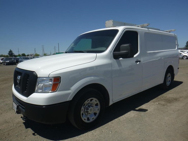 2018-nissan-nv2500-image-1