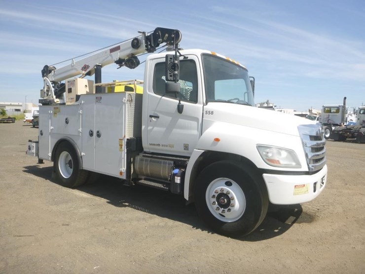 2013-hino-268-image-2