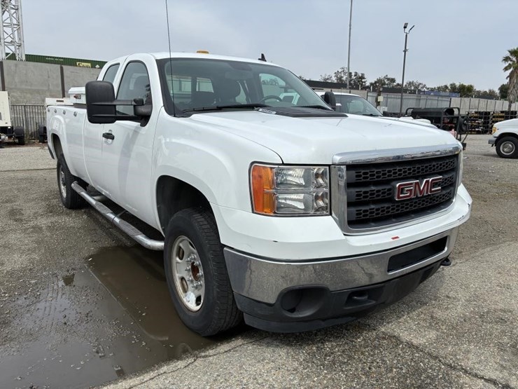 2012-gmc-2500hd-image-2