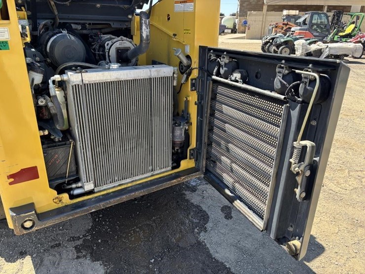 2018-yanmar-s220r-image-40