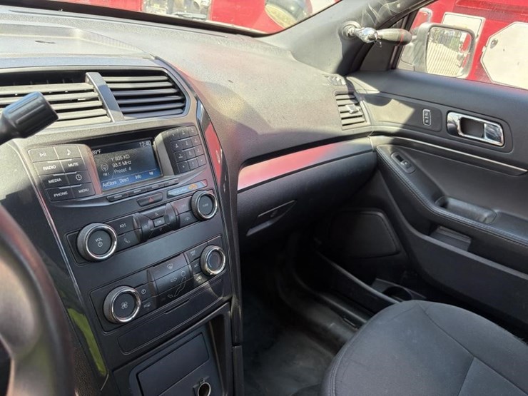 2019-ford-explorer-police-interceptor-image-16
